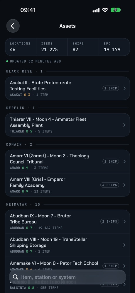 Assets on iPhone: 46 locations, 21 275 items and 82 ships, grouped by region with a search field